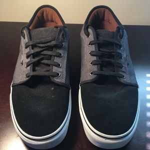 Men’s Vans Black Chukka with Gray Accent